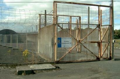 Image source: https://commons.wikimedia.org/wiki/File:Compound_19.JPG